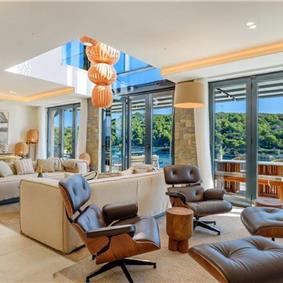 4 Bedroom Villa with Pool, Sumartin, sleeps 8